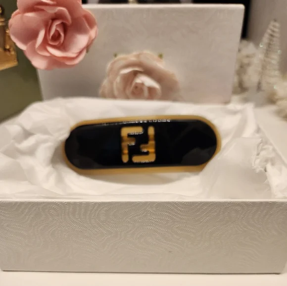 ❌️SOLD❌️. Authentic FENDI Hair Clip - Picture 6 of 11